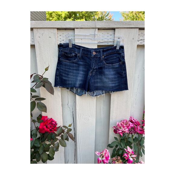 LUCKY BRAND The Cut Off Dark Wash Denim Shorts Size 2/26 - Picture 1 of 4